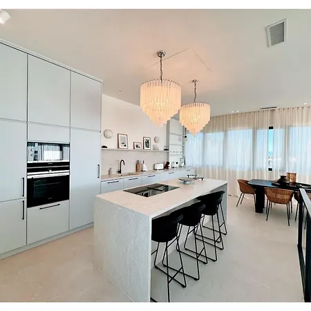 Maison D'ete Avec Vue Sur La En Saint-maxim סן-מקסים