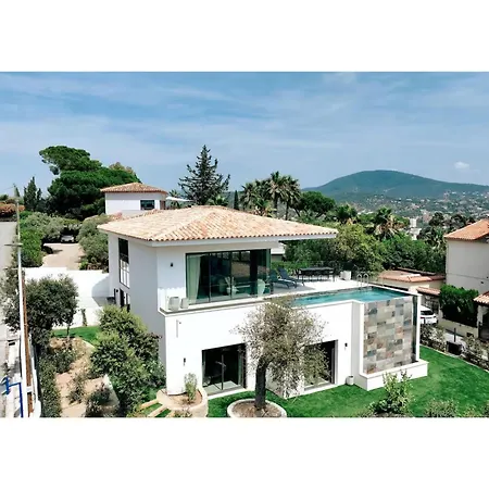 Maison D'ete Avec Vue Sur La En Saint-maxim * סן-מקסים