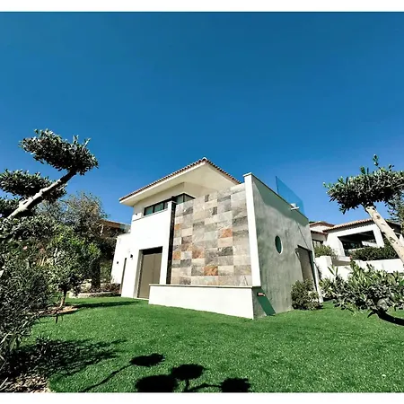 Maison D'ete Avec Vue Sur La En Saint-maxim סן-מקסים